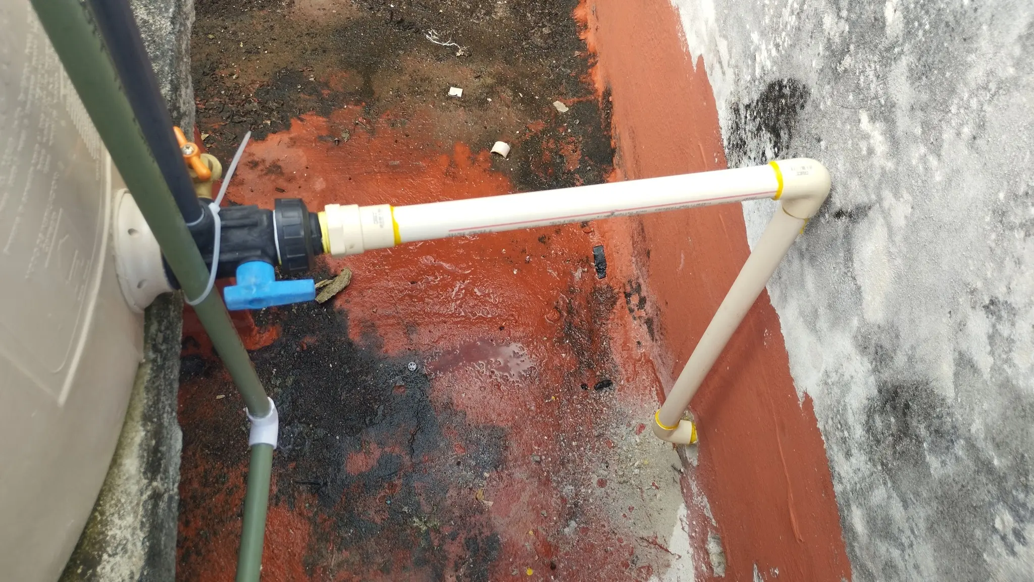 Fuga de agua en cisterna